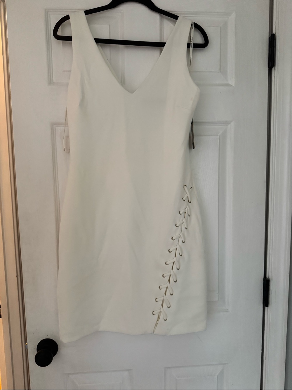 NWT Guess Ivy White Bodycon sleeveless Dress size 12 stretch